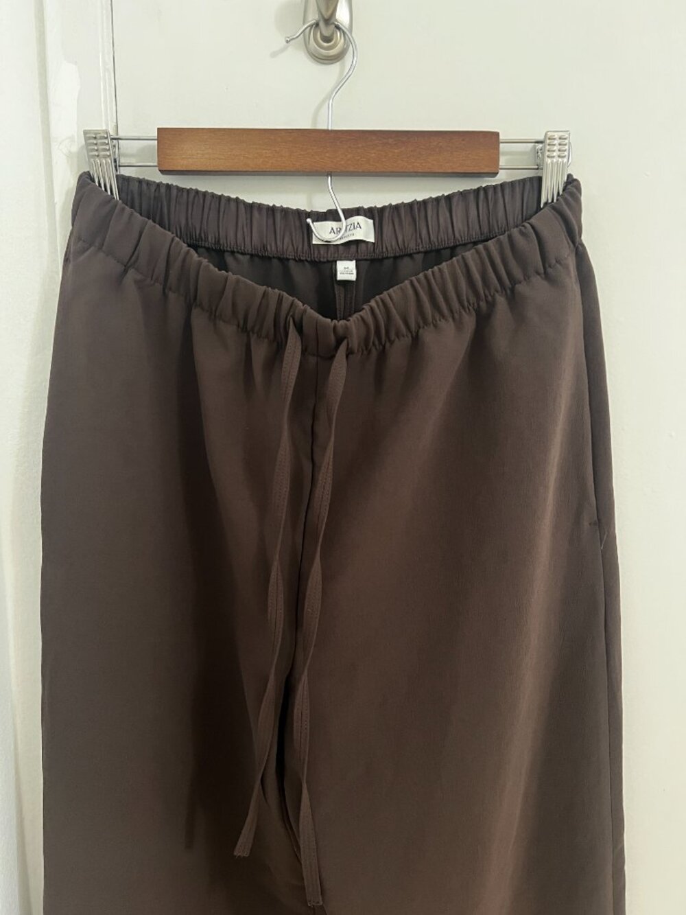 Aritzia Wilfred The Lodge Pants- Crepette- Rich Mocha Brown - Size Medium - Picture 2 of 7